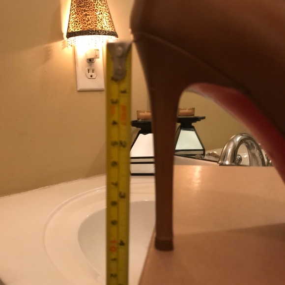 Christian Louboutin Brown Leather Pump Round Toe - Picture 15 of 16